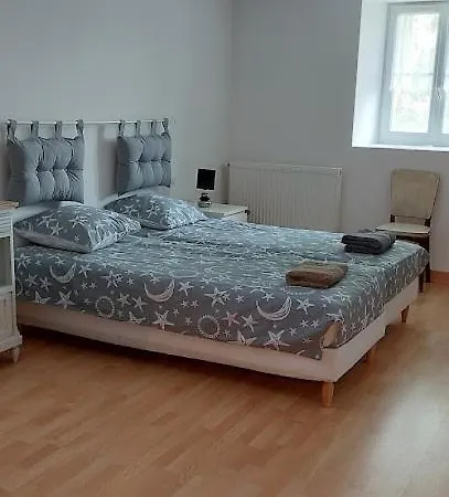 Eugenie Holiday home Saint-Quentin-de-Chalais